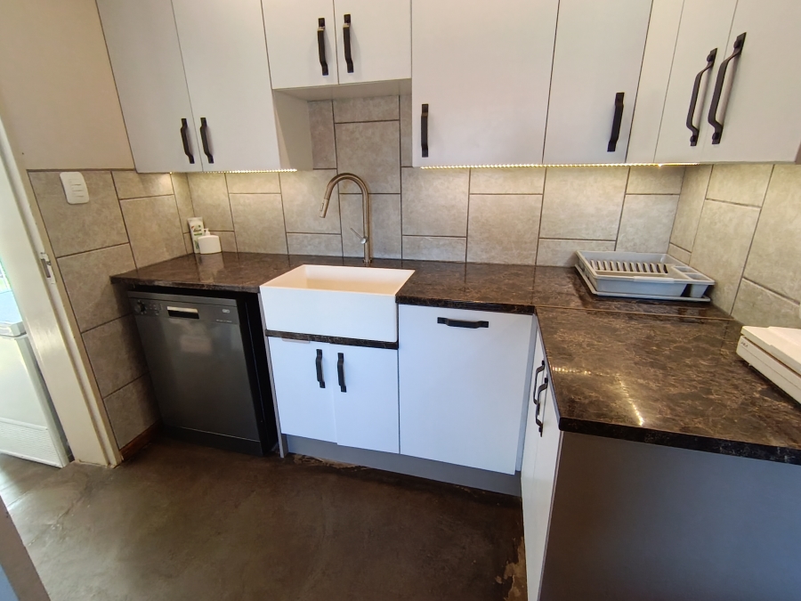 3 Bedroom Property for Sale in Wavecrest Eastern Cape